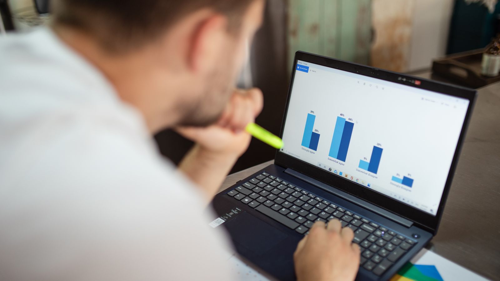 Investor comparing transfer bonus terms with long-term platform costs
